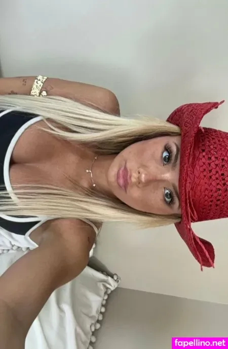 Sarahxo18 OnlyFans Thumbnail #G79YcPV3IG