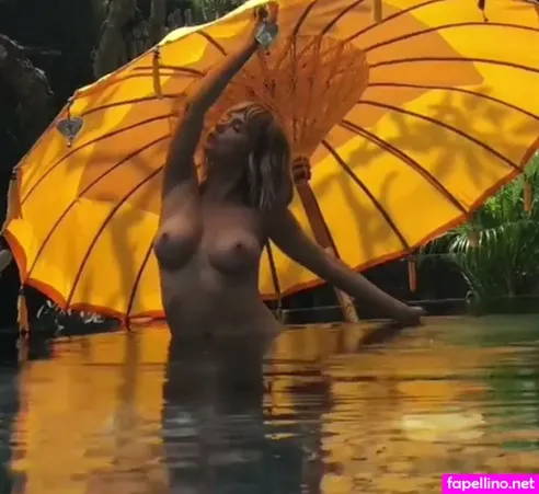 Sarajeanunderwood OnlyFans Thumbnail #YfIEkrgjDc
