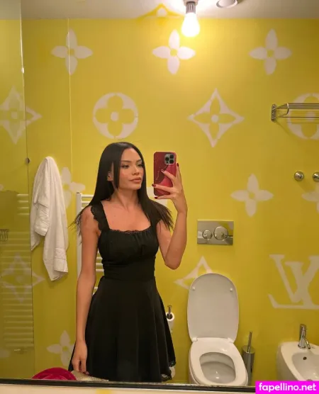 Saralimaxo OnlyFans Thumbnail #1VWqkLjfRl