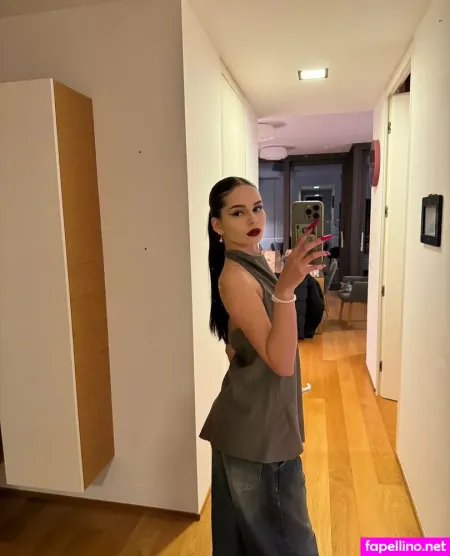 Saramia 2 OnlyFans Thumbnail #YSoB5P3yUe