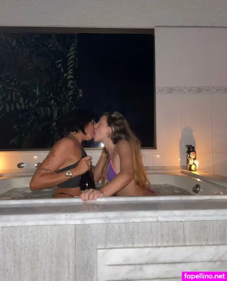 Sarapolv4 Main Profile Photo