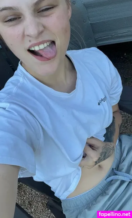 Saras Wood OnlyFans Thumbnail #IIx3vcUjQB