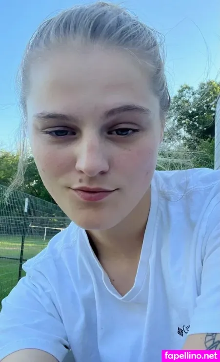 Saras Wood OnlyFans Thumbnail #UvBnmclzeH