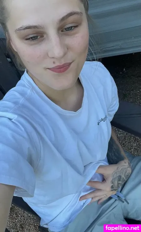 Saras Wood OnlyFans Thumbnail #nSfyGH10FB