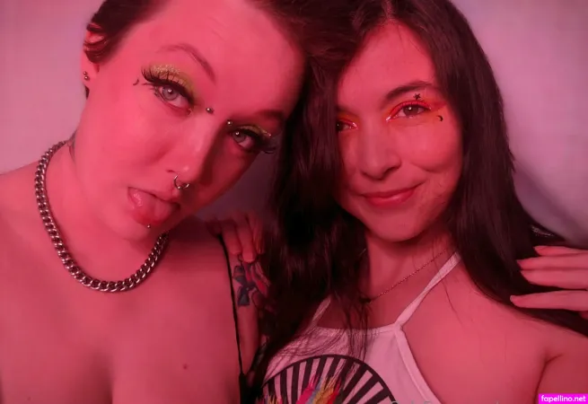 Sarasmokes OnlyFans Thumbnail #DCosL41ttZ