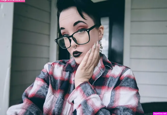 Sarasmokes Main Profile Photo