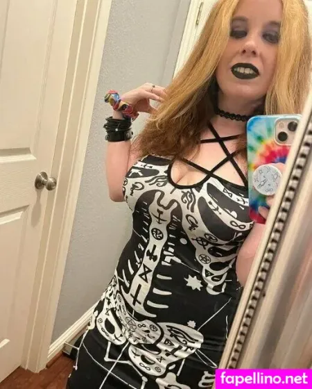 Sarastrasza OnlyFans Thumbnail #1MKNcQffbz