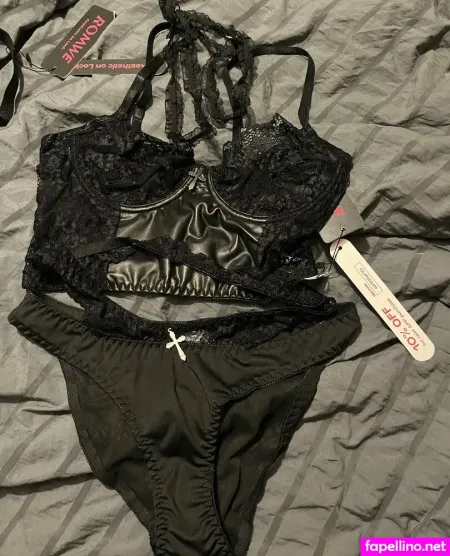 Sarastrasza OnlyFans Thumbnail #Zk8GdgfdRb