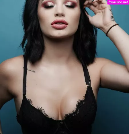 Saraya Bevis OnlyFans Thumbnail #pSFihp8b5s