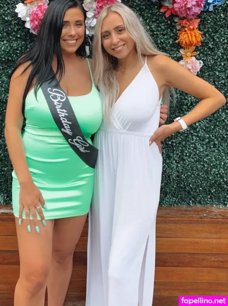 Sarazurbuch OnlyFans Thumbnail #M5y3w7MM9X