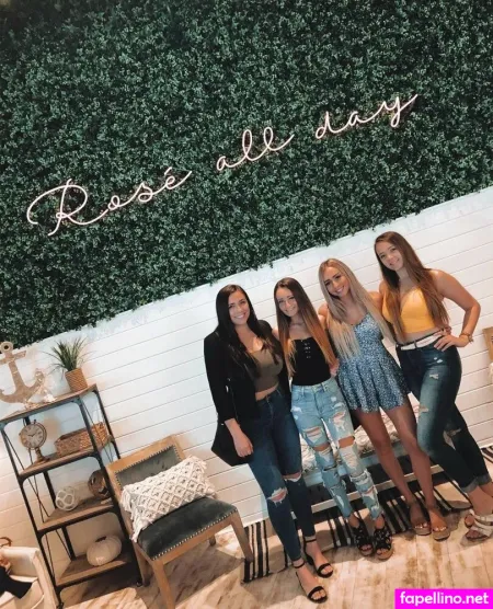 Sarazurbuch OnlyFans Thumbnail #r0Zpdgf7V2