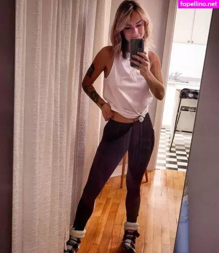 Saremm OnlyFans Thumbnail #5uKImKNzeg