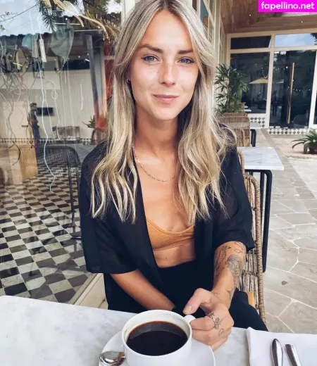 Saremm OnlyFans Thumbnail #7xtucLsC3J