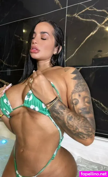 Sarha R OnlyFans Thumbnail #Sx9HdBSdLt