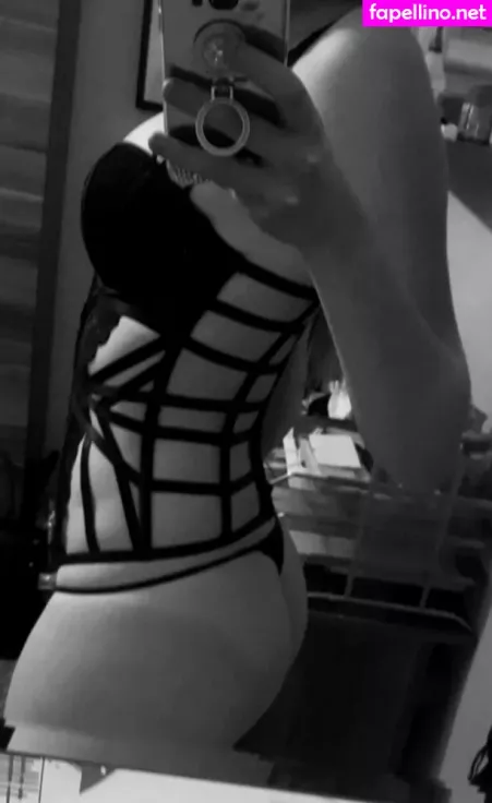Sari Safari32 OnlyFans Thumbnail #Qjag7XJ0N4