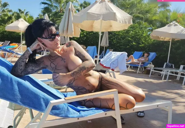 Sari Sander OnlyFans Thumbnail #2MtBiesoJc