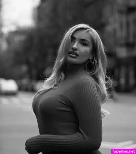 Sarina Nowak OnlyFans Thumbnail #6IxOlMRnKX