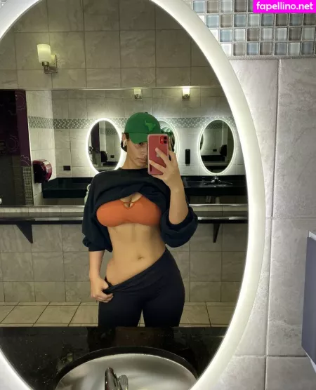 Sarina OnlyFans Thumbnail #f4DV9PRolf