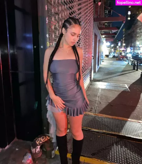 Sarina OnlyFans Thumbnail #pCKcjqdzUf