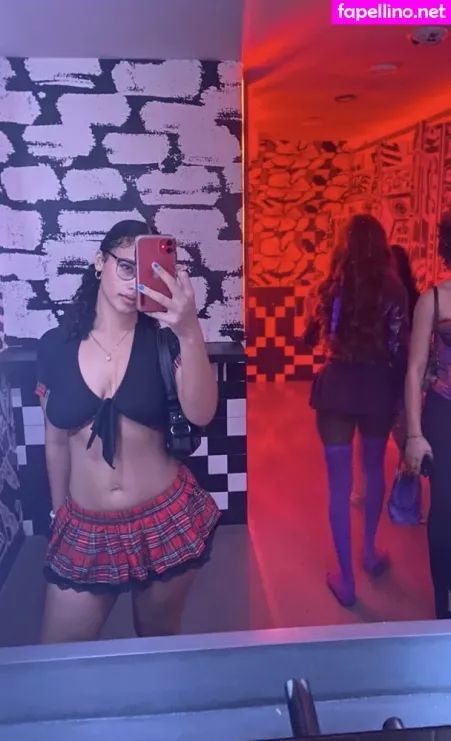 Sarina OnlyFans Thumbnail #w5qLkrzNsv