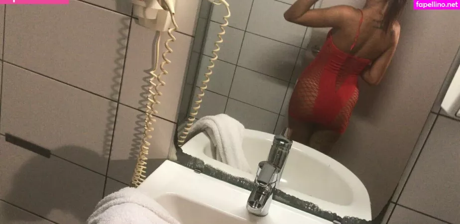 Sarissakoldenhof OnlyFans Thumbnail #fVZTwQPZhO