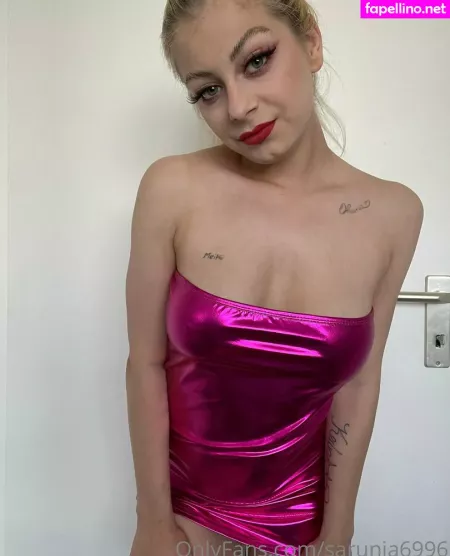 Sarunia6996 OnlyFans Thumbnail #WTs2dWYnM2