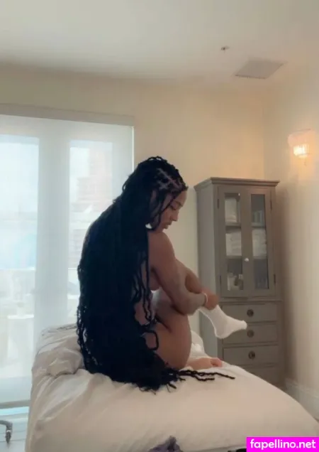 Sasha Chevolleau OnlyFans Thumbnail #XiC1RO1IvJ