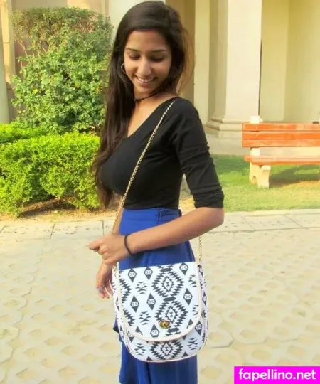 Sasha Kalra OnlyFans Thumbnail #e8rwKpcCL4