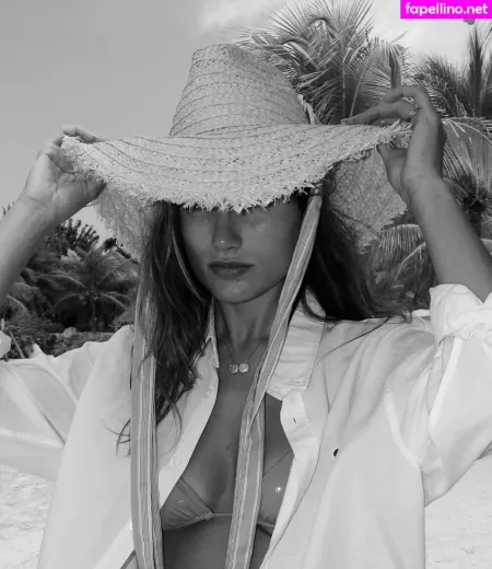 Sasha Meneghel OnlyFans Thumbnail #fnr7dlidrX