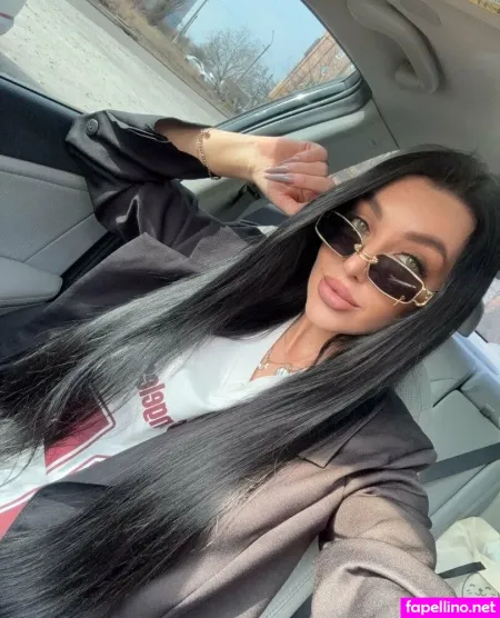 Sasha S A V A G E Main Profile Photo
