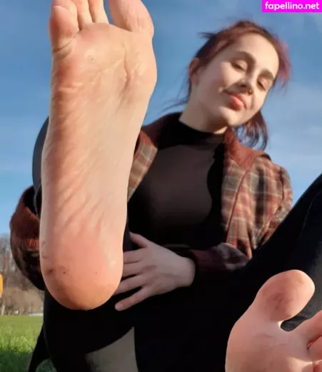 Sasha S Little Feet OnlyFans Thumbnail #r4Gjjx6NeI