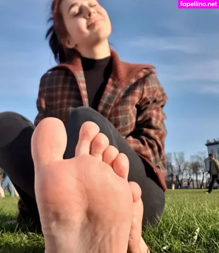 Sasha S Little Feet OnlyFans Thumbnail #xdfuBNo960