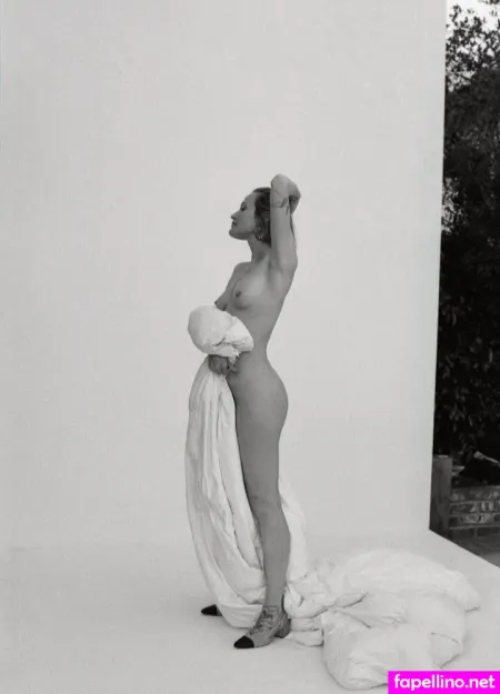 Sasha Samsonova OnlyFans Thumbnail #m06WW7bvdX