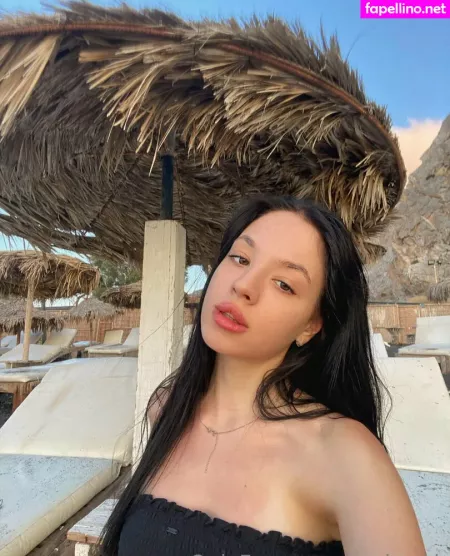 Sasha Sh OnlyFans Thumbnail #lTNYBdzTUM