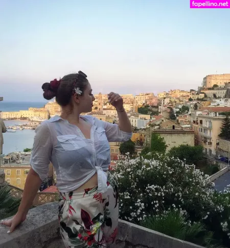 Sasha Shtern OnlyFans Thumbnail #WlINfbZKqa