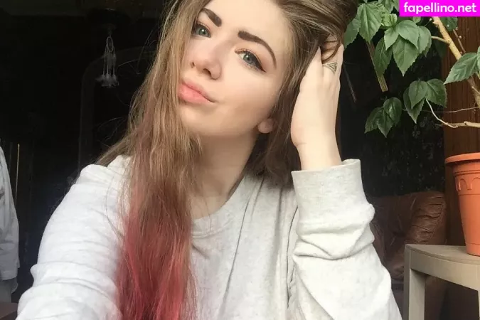 Sasha Shtern OnlyFans Thumbnail #dDr8LUDrK4