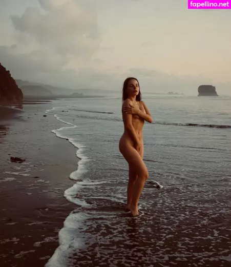 Sasha Spilberg OnlyFans Thumbnail #b2BUfMxuEm