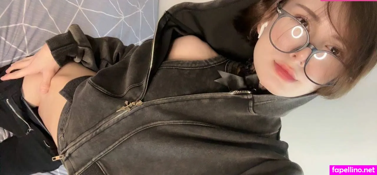Sasha_Vesmus, sashaweemaes Nude Leaked OnlyFans Photo #0ofAIVa8f6