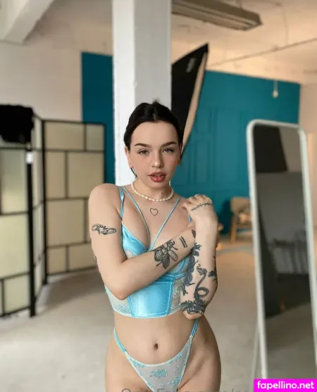 Sashaland OnlyFans Thumbnail #KdbQGtY2ao