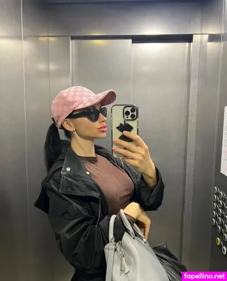 Sasharosexxx OnlyFans Thumbnail #TWyPFZHdlA