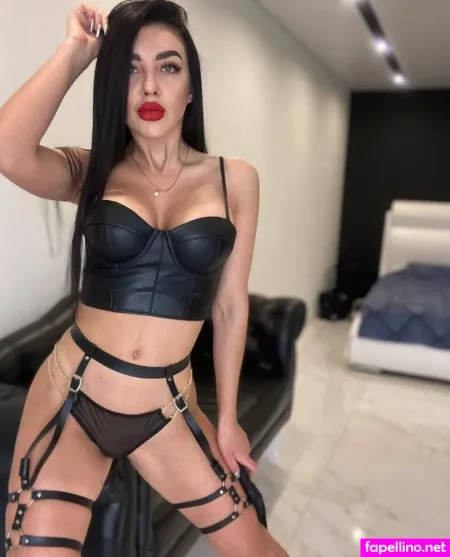 Sashasavagesss OnlyFans Thumbnail #aAm2dIhyYr