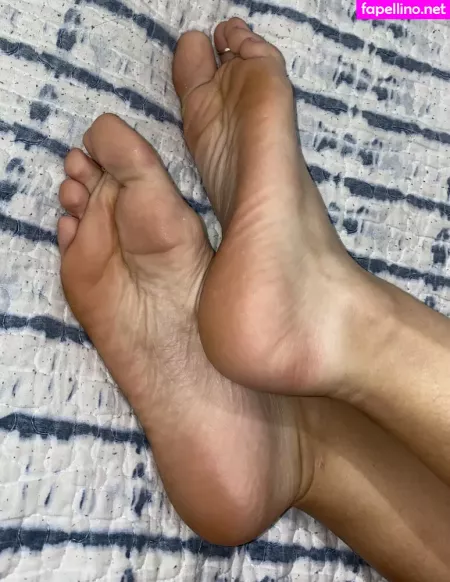 Sashasfeetishxo OnlyFans Thumbnail #lfw64tDZ0S