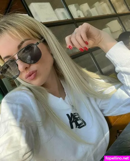 Sashaspark Kiss OnlyFans Thumbnail #CLRomYJEv5