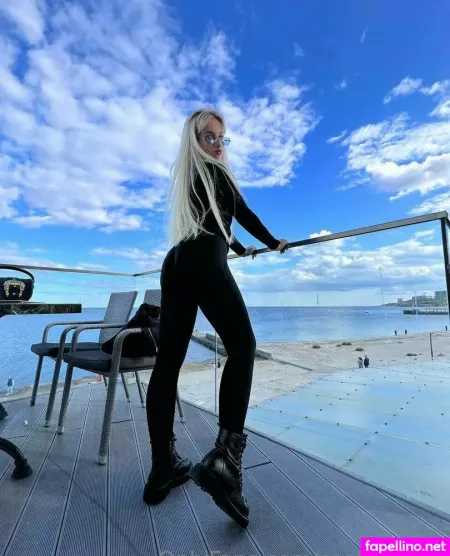 Sashaspark Kiss OnlyFans Thumbnail #Hkx13rH3Es