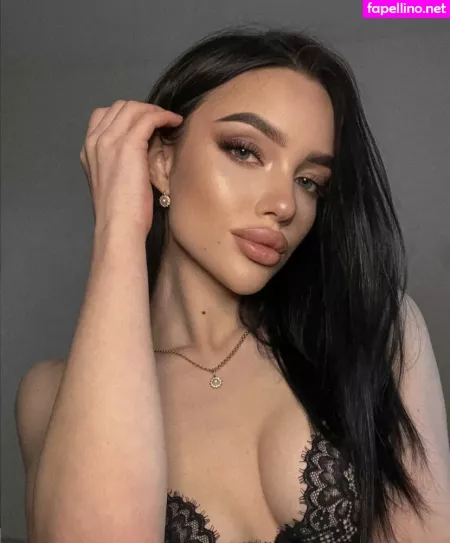 Sasherraa OnlyFans Thumbnail #7qYz3SeGhD