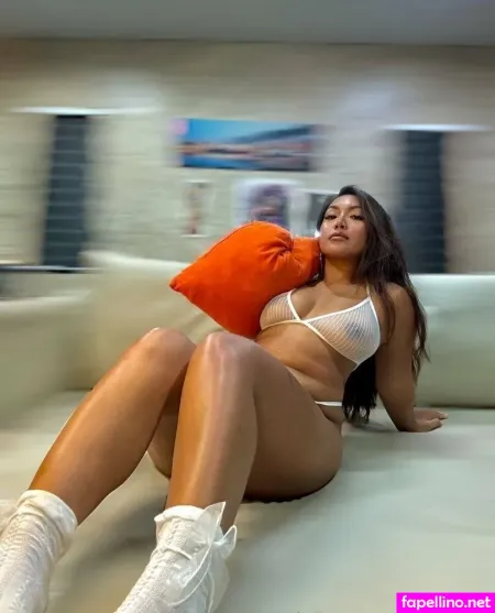 Sassyasia 1 OnlyFans Thumbnail #1mVby9YIn9