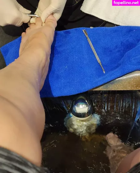 Sassylittlefeet OnlyFans Thumbnail #QZ8sWorFxT