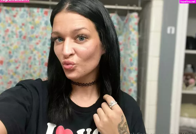 Sassyyaf1992 OnlyFans Thumbnail #Ph60HBufnJ