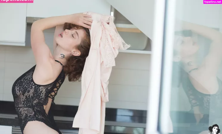 Sathira OnlyFans Thumbnail #XgP3MFUCwZ