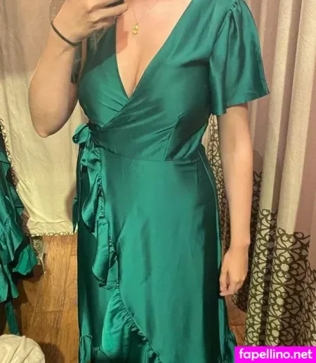 Satin Fetish Wife OnlyFans Thumbnail #HRfOl5G3Ii
